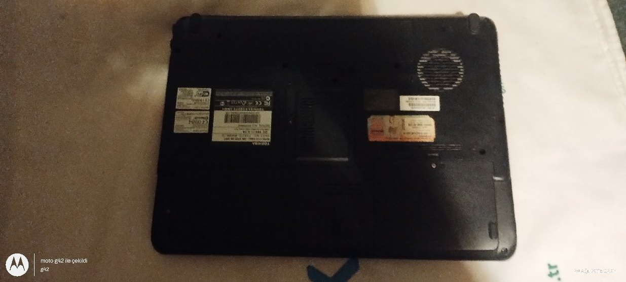 Toshiba Laptop - Görsel 3