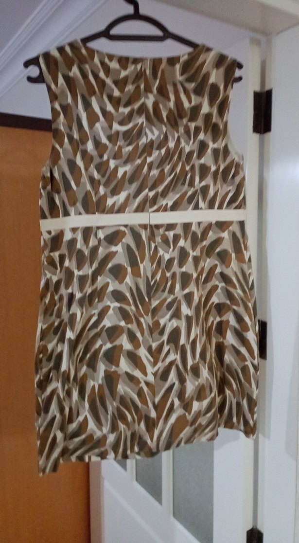 Kolsuz, yuvarlak yakalı midi elbise - Görsel 2