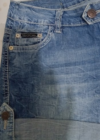 Düğmeli Rahat Kesim Kadın Kot Şort - Görsel 4