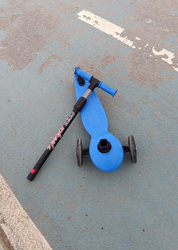 Mavi Çocuk Scooter'ı - Görsel 4