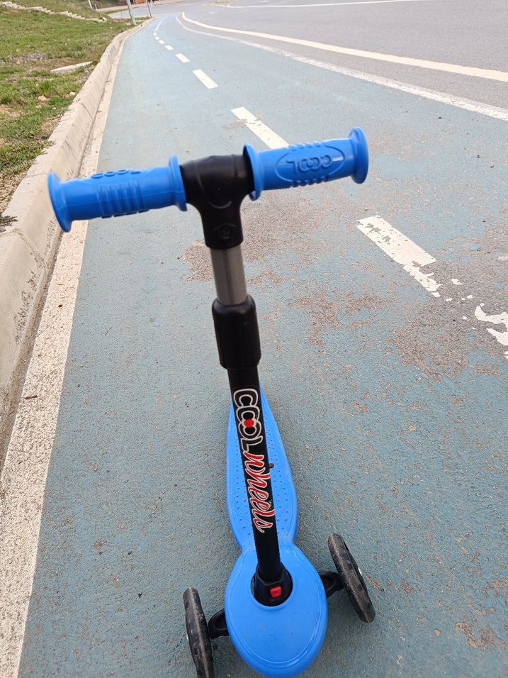 Mavi Çocuk Scooter'ı - Görsel 5