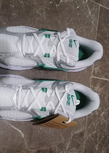 Nike Beyaz Spor Ayakkabı - Görsel 2