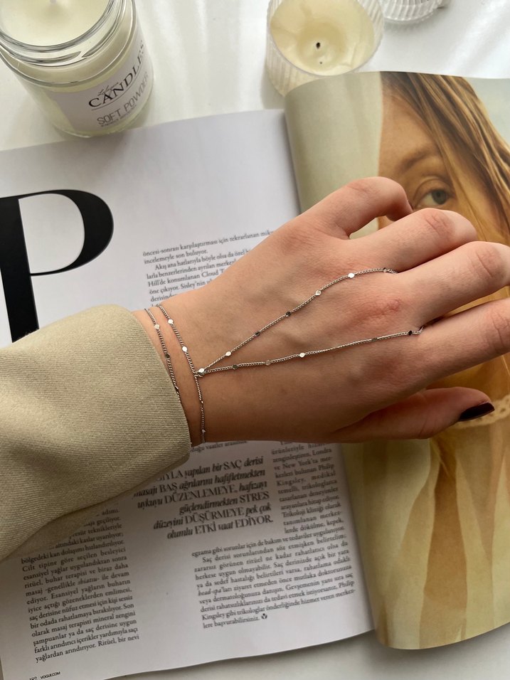 Zincir Detaylı Bej Kadın El Zinciri çelik - Görsel 2
