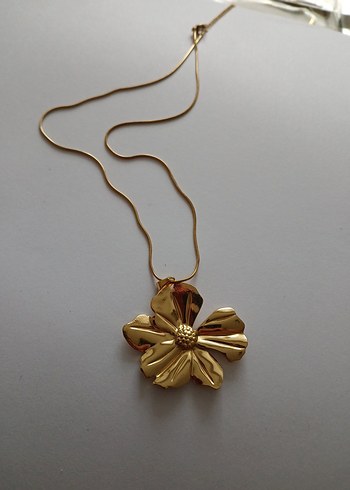 Altın Renkli Çiçekli Midi Kolye celik - Görsel 3