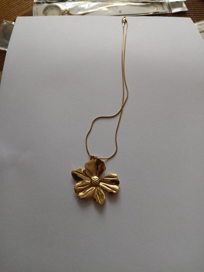 Altın Renkli Çiçekli Midi Kolye celik - Görsel 2
