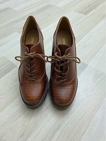 Nine West Bot