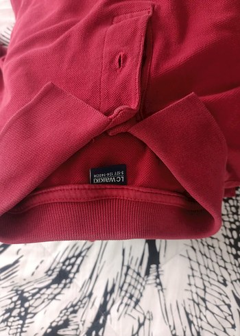 LC Waikiki 7 tane Uzun Kollu, Yüksek Yakalı Kırmızı Polo Tişört