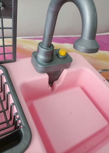 Pembe oyuncak mutfak