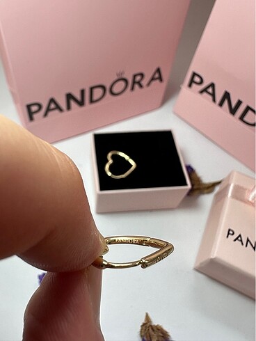 Beden altın Renk Pandora Gold Asimetrik Kalp Küpe