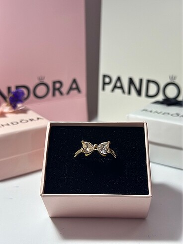 Pandora Gold Işıltılı Fiyonk Yüzük