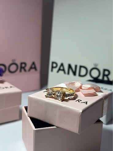  Beden Pandora Gold Işıltılı Fiyonk Yüzük