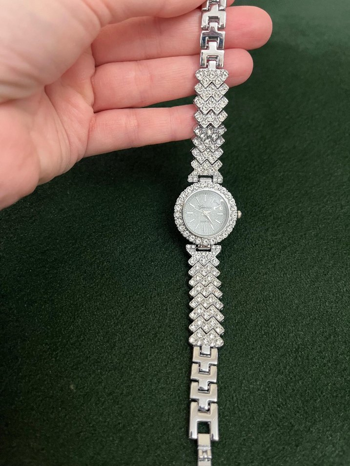 Beyaz Payetli Kadın Kol Saati - Görsel 2