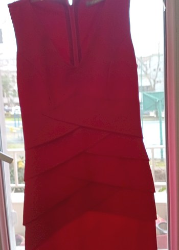 Kırmızı Uzun V Yakalı Sade Elbise - Görsel 2