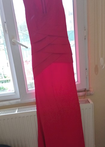 Kırmızı Uzun V Yakalı Sade Elbise - Görsel 3