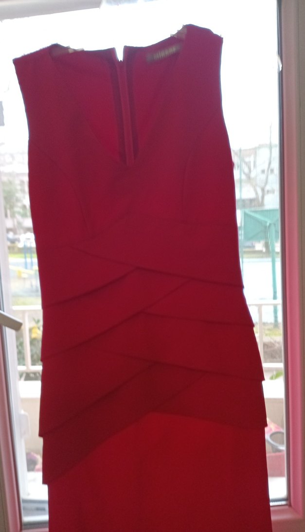 Kırmızı Uzun V Yakalı Sade Elbise - Görsel 2