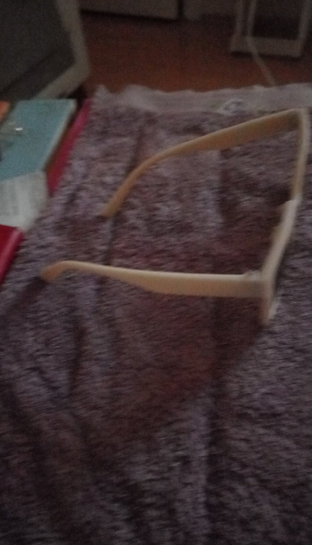 Şeffaf Bej Minimalist Kadın Güneş Gözlüğü - Görsel 4