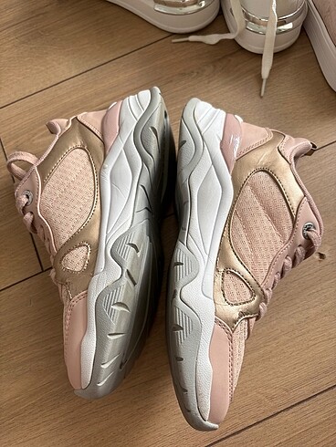 36 Beden Orjinal guess ayakkabı