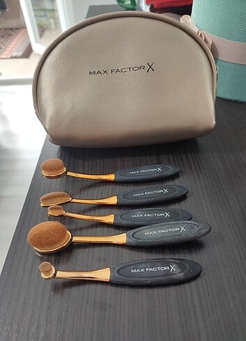  Beden Max Factor Set