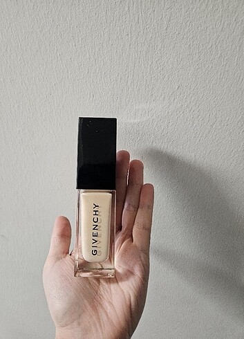 Beden GIVENCHY FONDÖTEN