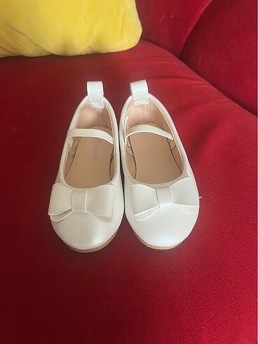 22 Beden beyaz Renk LCW Kız bebek/ çocuk 22 numara beyaz babet