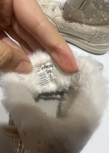 23 Beden ten rengi Renk Lcw 23 numara Kız Çocuk Kürklü Nakışlı Beyaz Bot