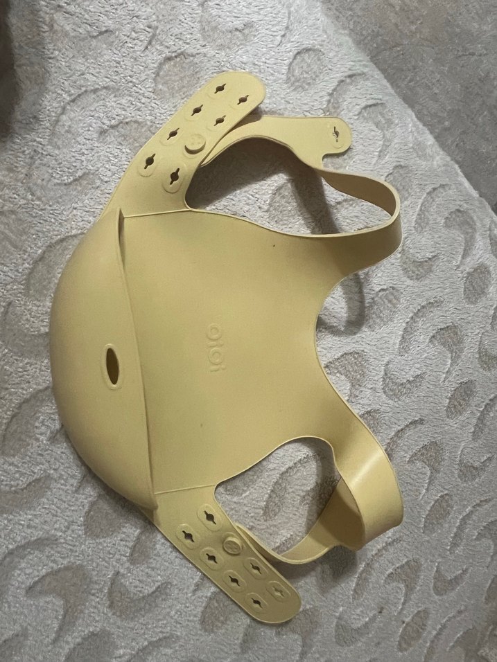 Oioi sıfır Sarı silikon Bebek Önlüğü - Görsel 2