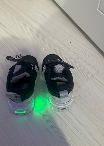 Erkek Çocuk Siyah Cırtlı Spor Ayakkabı - Görsel 2