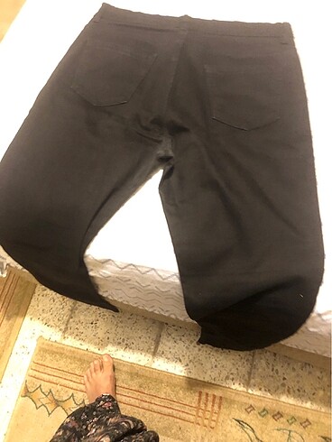 Bershka Siyah likralı kot