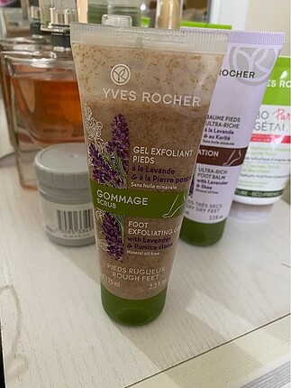Yves Rocher doğal ponza taşlı yenileyici ayak peelingi