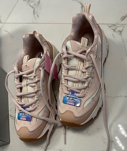 36,5 Beden Skechers ayakkabı