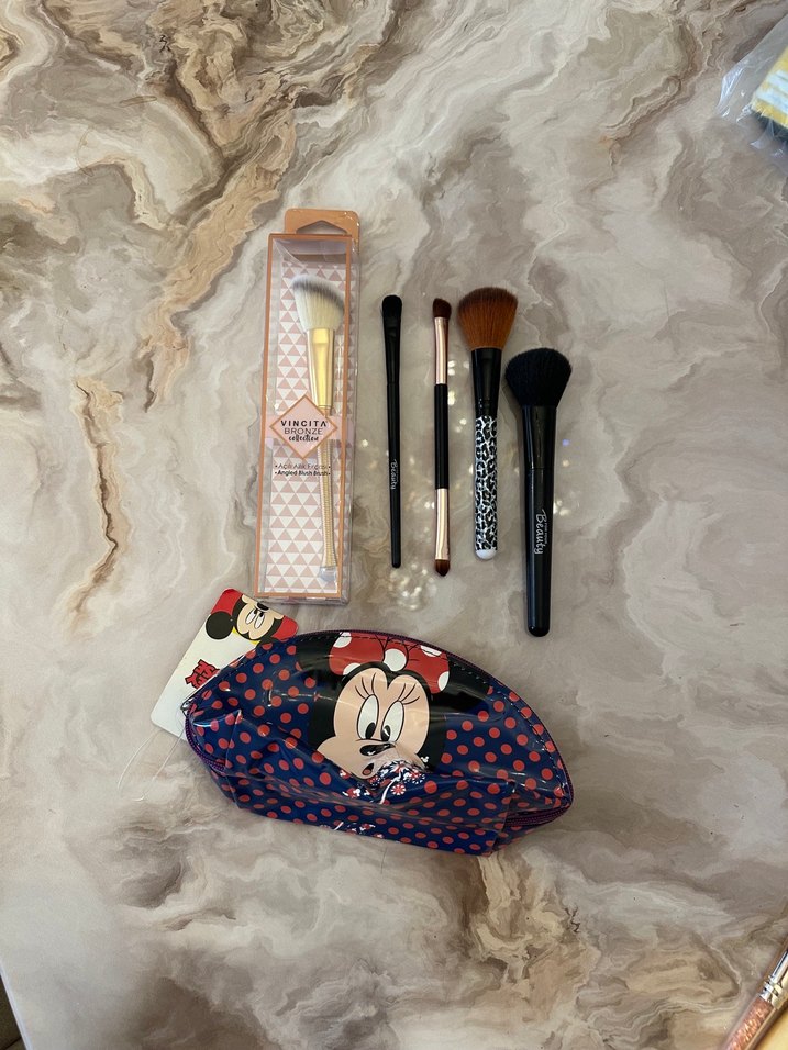 Çok Renkli Makyaj Fırça Seti ve Minnie Mouse Çanta - Görsel 3