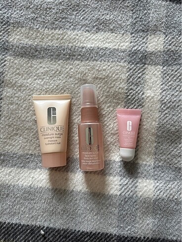 Clinique moisture surge nemlendirici