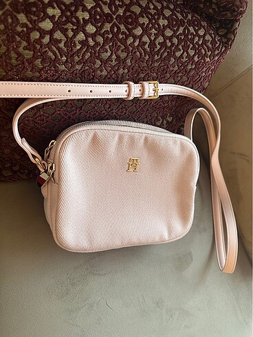Tommy hilfiger keten pudra çanta