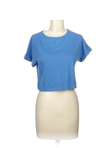Pieces T-shirt %70 İndirimli.