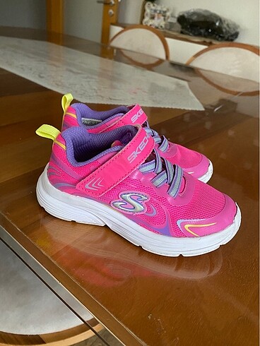 Skechers