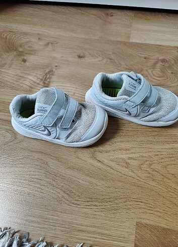 25 Beden Nike spor ayakkabı