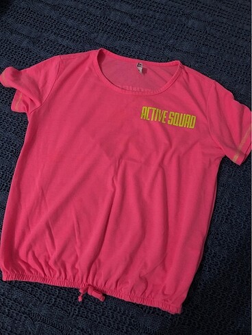 Pembe tişört