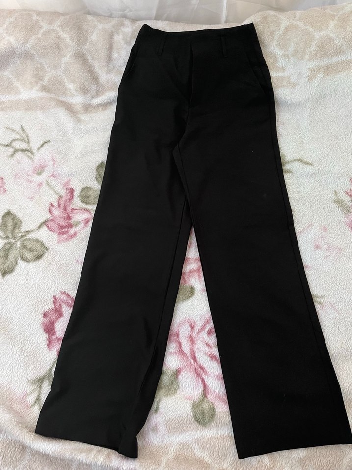 Stradivarius Kadın Siyah Kumaş Pantolon - Görsel 2