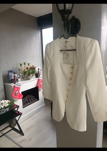 Düğmeli Beyaz Mini Kadın Takım Elbise - Görsel 5