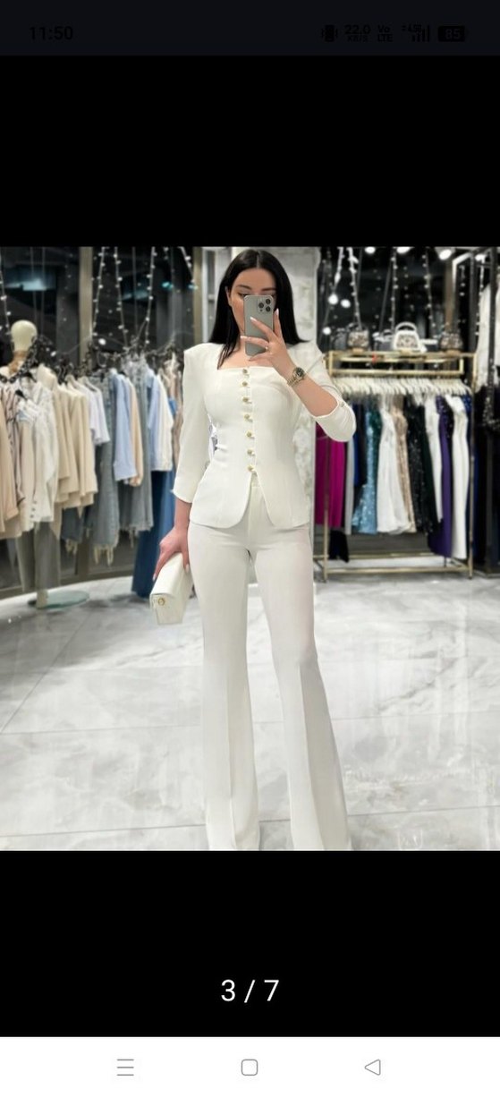 Düğmeli Beyaz Mini Kadın Takım Elbise - Görsel 3