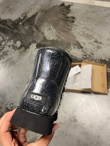 38 Beden UGG BOT