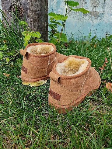 Ugg UGG BOT