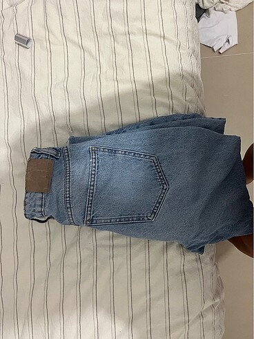 Pull and Bear Pull bear kalp detaylı jean