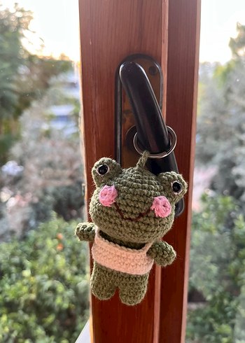 Amigurimi Renkli Yeşil Örgü Kurbağa  anahtarlik - Görsel 2
