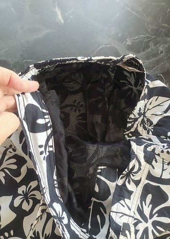 Beyaz Baskılı Erkek Midi Şort - Görsel 4