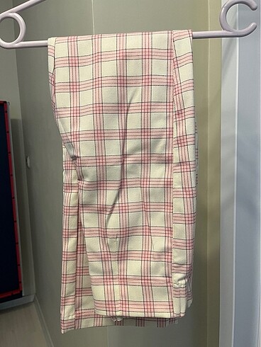 Bershka pembe ekoseli pantolon