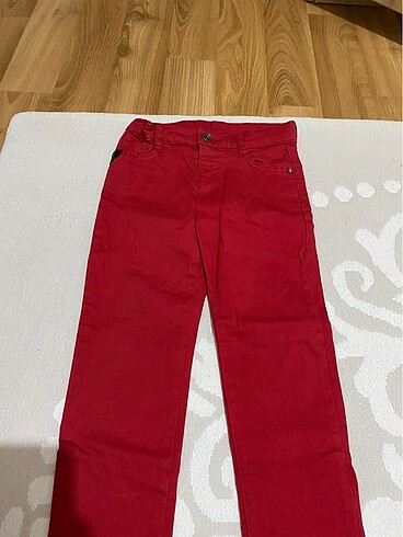 Lcw kırmızı pantalon