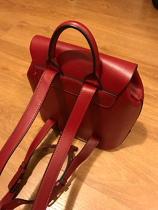 Zara kırmızı sırt çantası