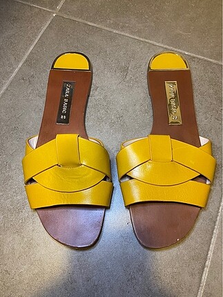 Zara hardal sarı deri sandalet terlik