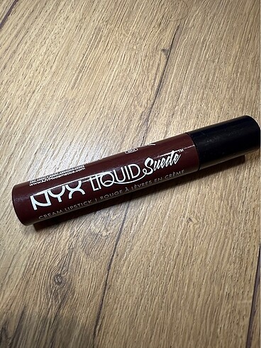 NYX Liquid Suede ruj